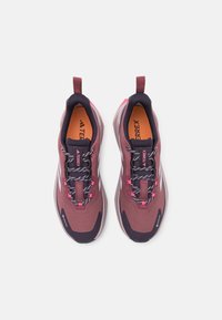 adidas Terrex TRAILMAKER 2.0 GORE-TEX® HIKING - Zapatillas de senderismo - quiet crimson/silver dawn/pink fusion