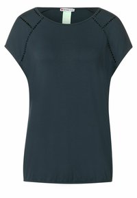 Tmavě modrý top s krátkým rukávem a kulatým výstřihem, s dekorativním prošitím na ramenou a volným střihem.