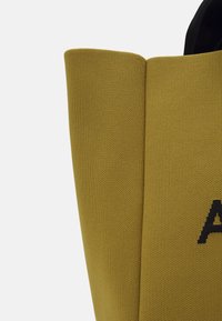 AllSaints IZZY - Shoppingveske - sap green