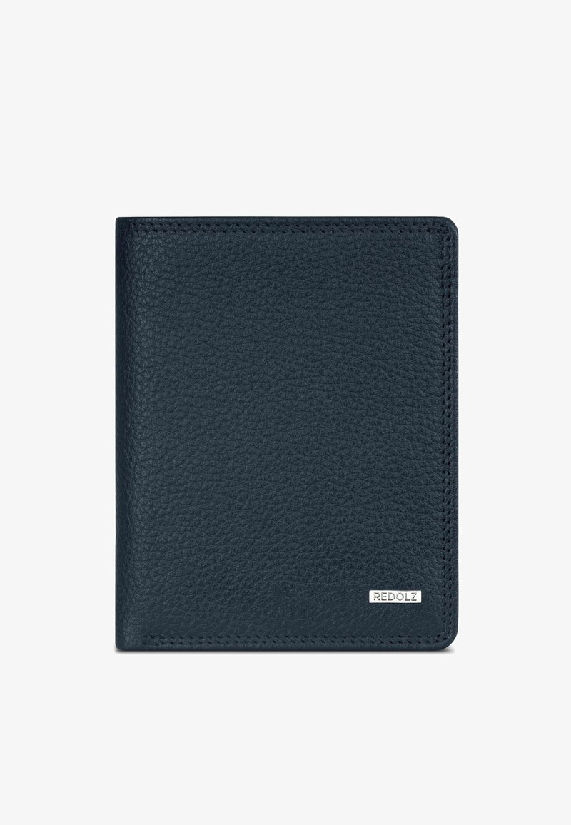 Portefeuille en cuir bleu marine avec une texture grainée, au design minimaliste, avec des coins arrondis et un petit logo embossé dans le coin.