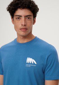 s.Oliver MIT FRONTPRINT - T-shirt z nadrukiem