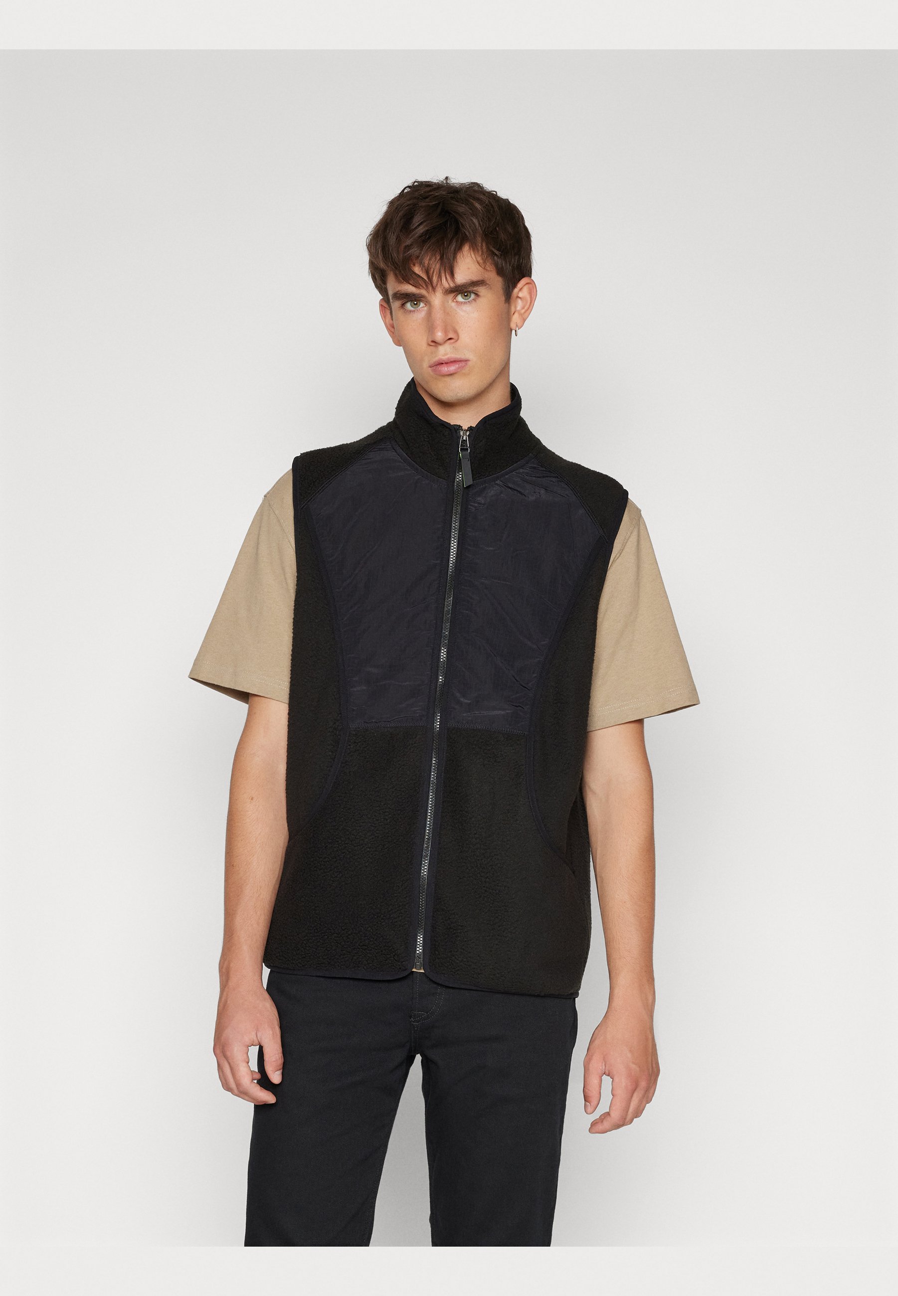 Nagy méretű dzseki Jack & Jones JJMAX BODYWARMER black