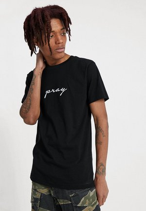 Mister Tee PRAY EMBROIDERY - Marškinėliai su spaudiniu - black