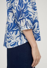 s.Oliver MIT RAFFUNG - Bluse - royalblau