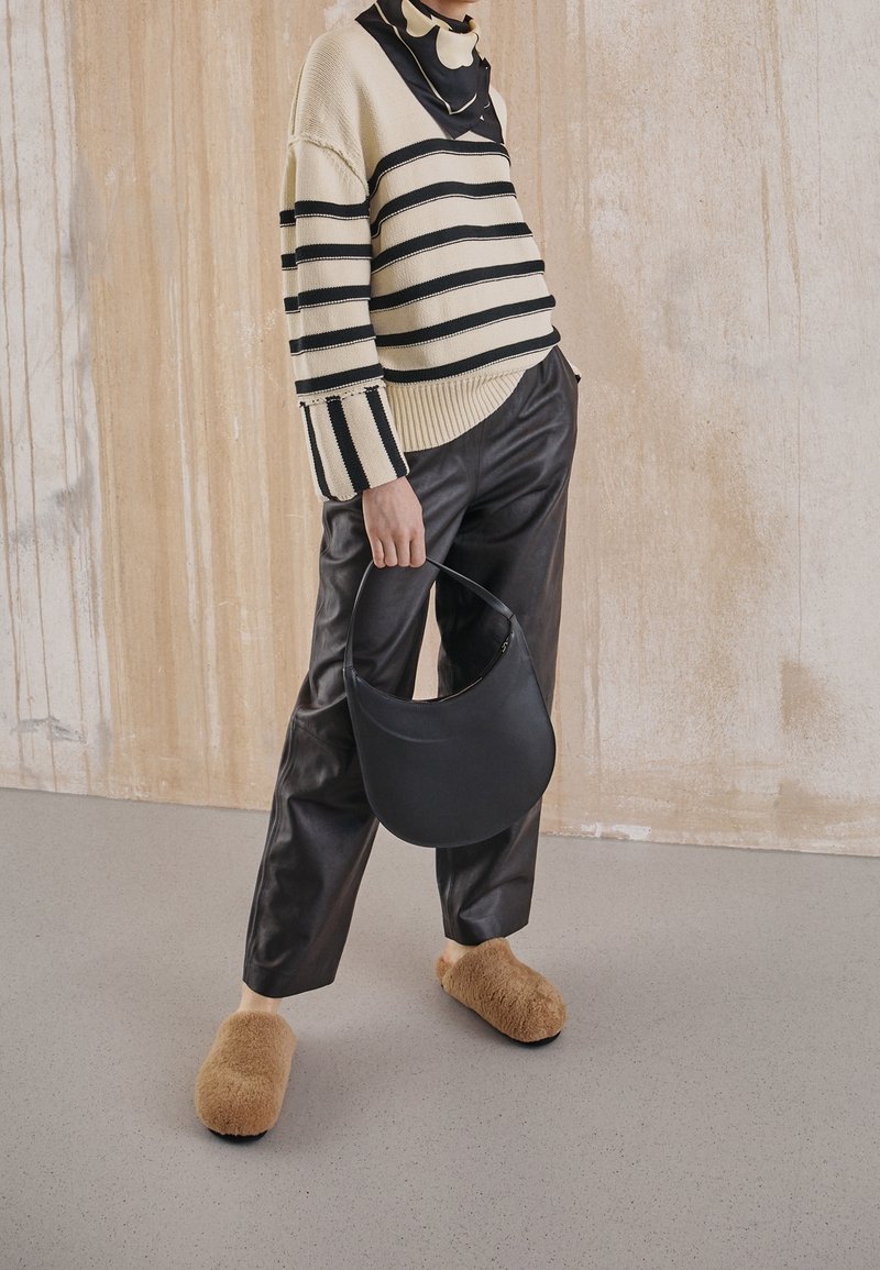 House of Dagmar Sweter
