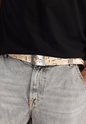 Alpha Industries, ALPHA INDUSTRIES ACCESSOIRES - BELTS HEAVY DUTY LOGO BELT CAMO - Belt - desert camo small