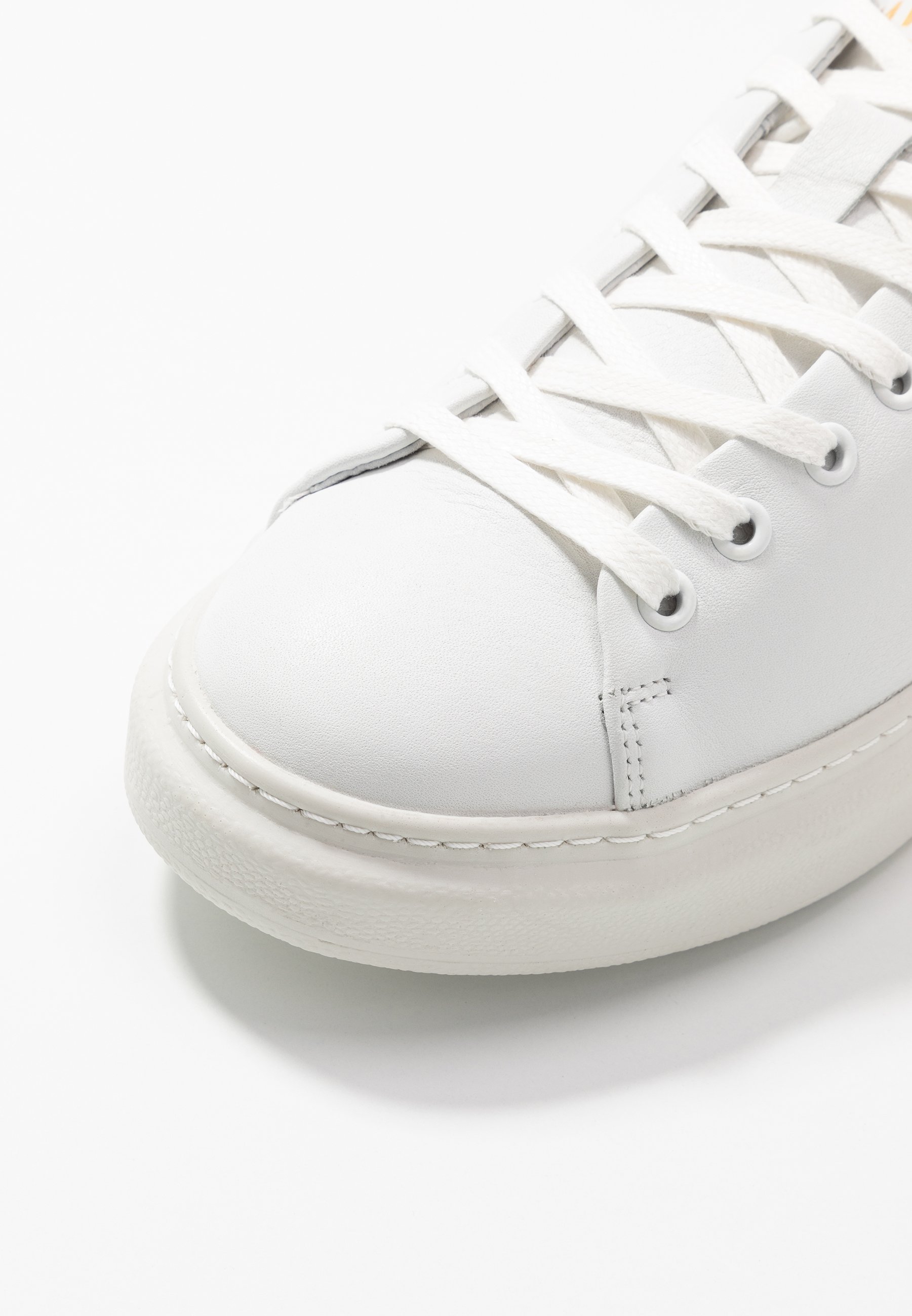 Pavement DEE COLOR Joggesko whiteyellow Zalando.no Pavement DEE COLOR Joggesko whiteyellow Zalando.no