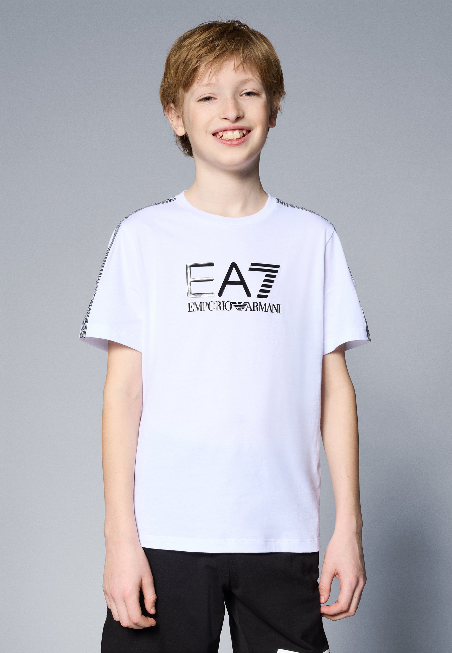 EMPORIO ARMANI★EA7★ホワイト・ラインロゴ☆キッズTシャツ EA7 Emporio Armani KIDS TEE STYLE UNISEX - T-shirt con