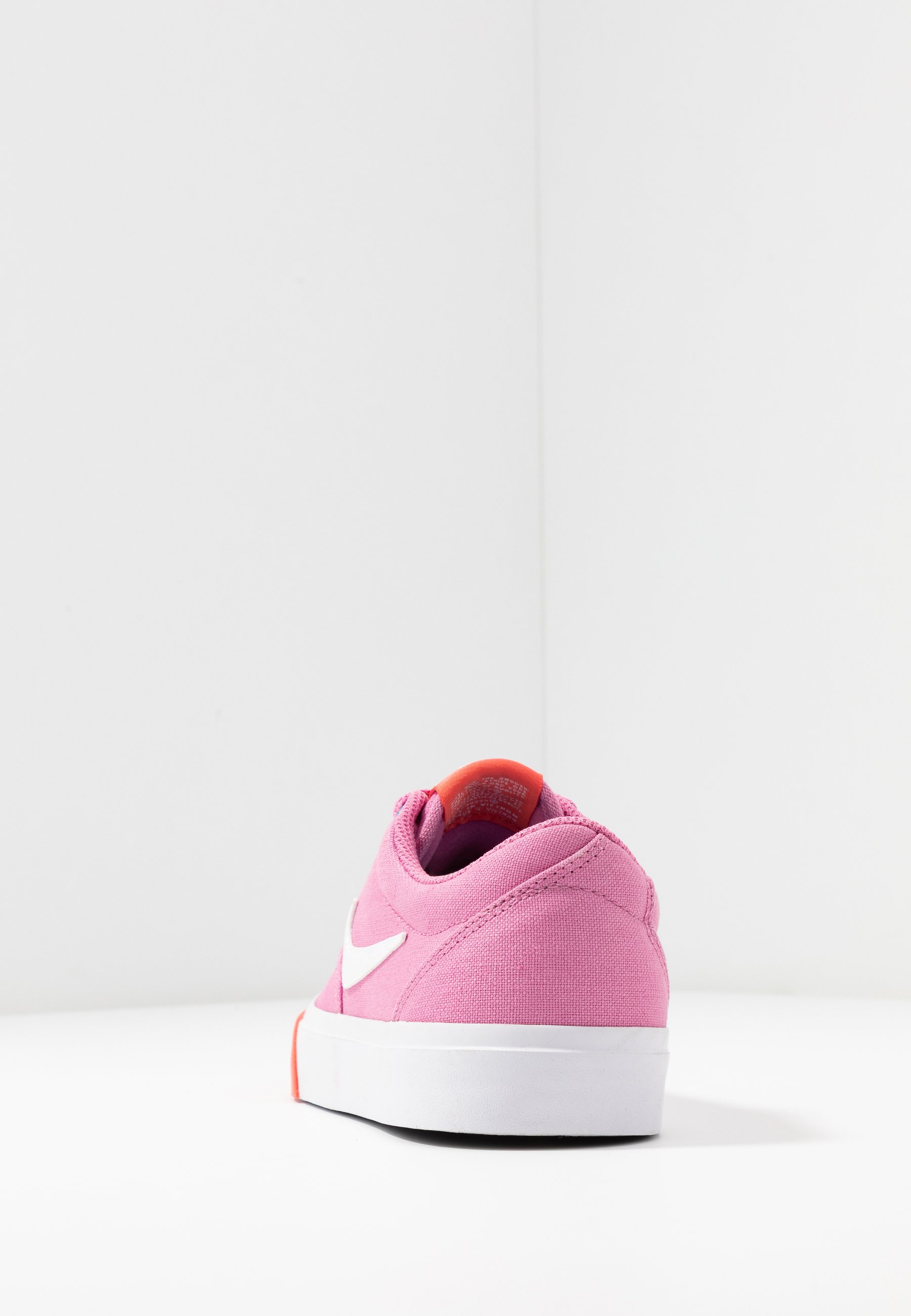 Nike SB CHARGE - Zapatillas - magic flamingo/white/magic ember/laser blue/rosa  - Zalando.es