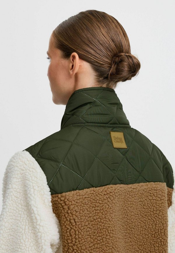 JCBERRI - Fleece jacket2