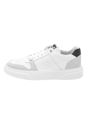 Trainers - white black