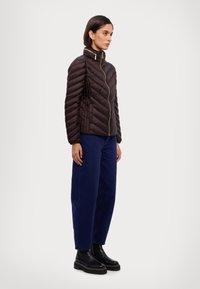MICHAEL Michael Kors SHORT PACKABLE  - Dunjakke - chocolate