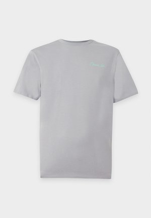 CLOSURE London, WARRIOR ATELIER TEE - Nyomott mintás póló - mid grey