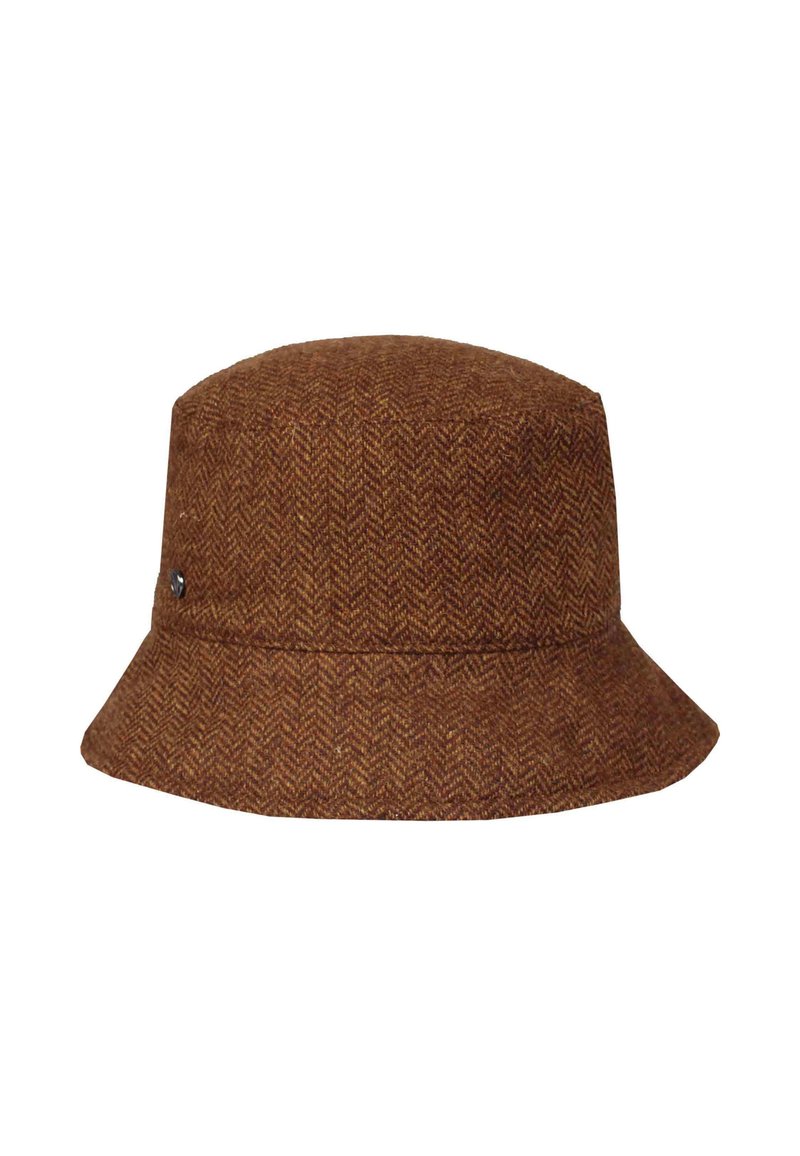 Brun herringbone stof bucket hat med en bred skygge, der hælder nedad, og et lille metal logo på siden.