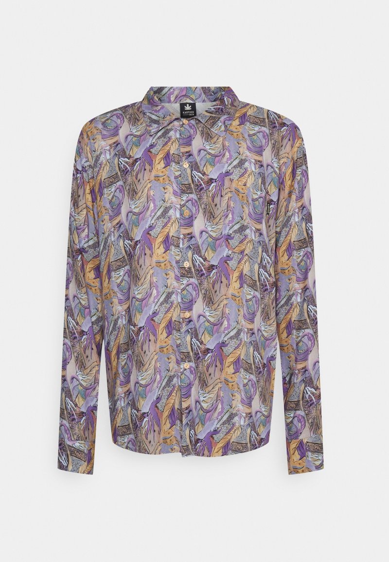 Chemise à manches longues boutonnée avec un motif abstrait multicolore dans des tons violets, beiges et gris.