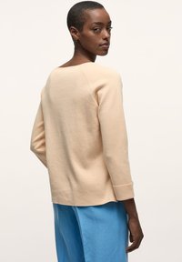 LANIUS IN PUNTO MILANO - Strickpullover - latte