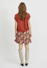 VILA VIELLETTE ochra