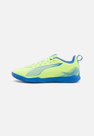 ULTRA 5 PLAY IT JR UNISEX - Indoor football boots - fizzy apple/white/bluemazing