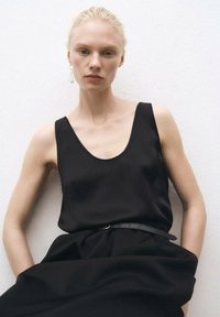 Mango Blouse - black