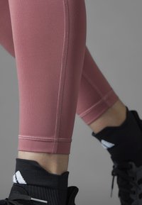 adidas Performance - Legginsy do biegania