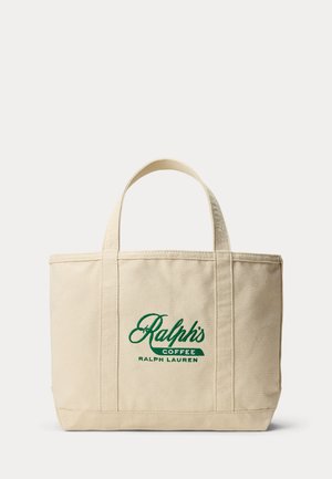 Smėlio spalvos drobinė rankinė su dviem rankenomis ir žaliu tekstiniu logotipu, kuriame parašyta "Ralph's Coffee Ralph Lauren" priekinėje centre.
