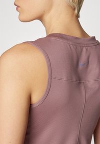 Nike Performance Top - mauve
