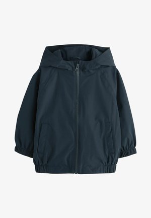 Marineblauwe zip-up jack met een capuchon, elastische manchetten en zijzakken. Gemaakt van lichtgewicht, waterafstotend materiaal met een gladde afwerking.