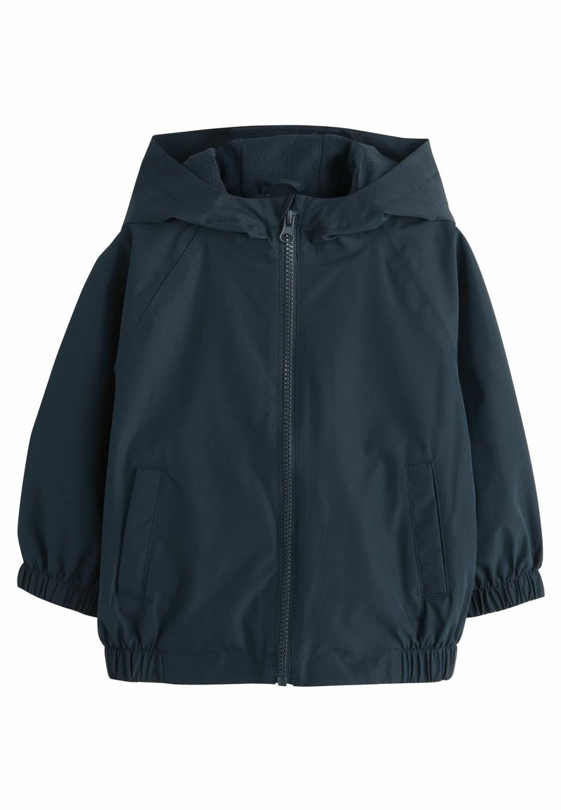 Marineblauwe zip-up jack met een capuchon, elastische manchetten en zijzakken. Gemaakt van lichtgewicht, waterafstotend materiaal met een gladde afwerking.