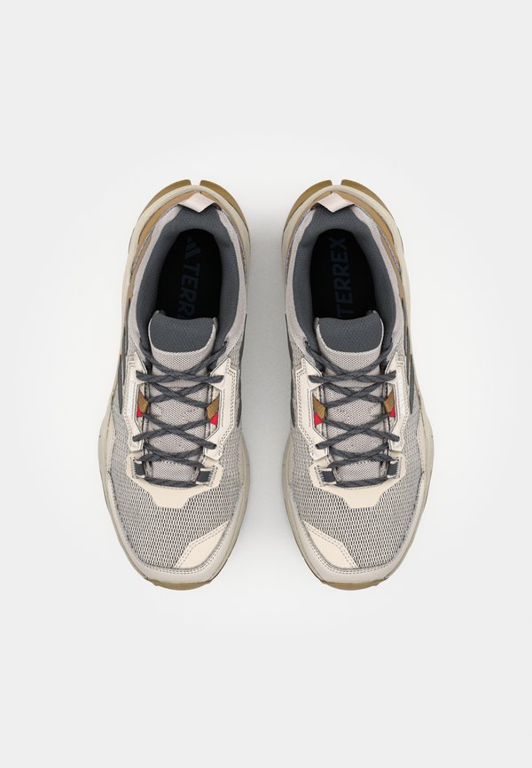 AX4 HIKING - Hiking shoes2