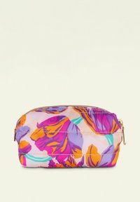 Gevoerde cosmetica pouch met rits, gemaakt van stof met grote kleurrijke bloemenpatronen in roze, oranje en paars op een lichte achtergrond.