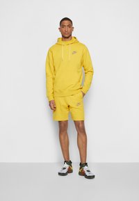 Nike Sportswear REVIVAL HOODIE - Sweatshirt com capuz - vivid sulfur