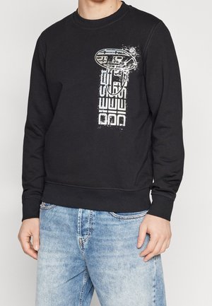 Zwarte sweatshirt met ronde hals, voorzien van een grafische print in blauw en wit op de voorkant, en ribboorden aan de mouwen en onderkant.