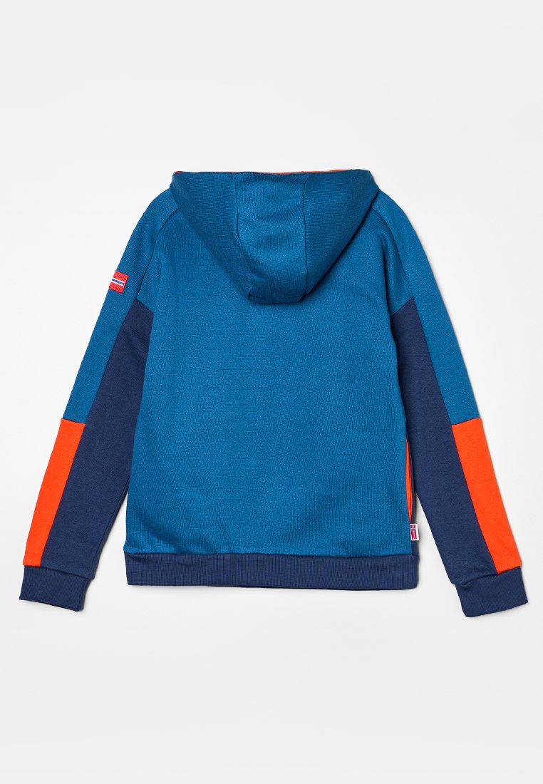 Kapuzensweatshirt in Blau mit Marineblau- und Orangetönen. Verfügt über eine weiche Textur, gerippte Bündchen und ein Logopatch am Ärmel.