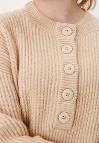 QS Sweter