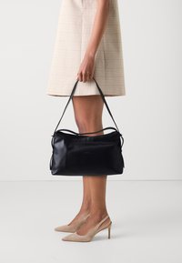HVISK TOKEN SOFT STRUCTURE - Ručna torba - black