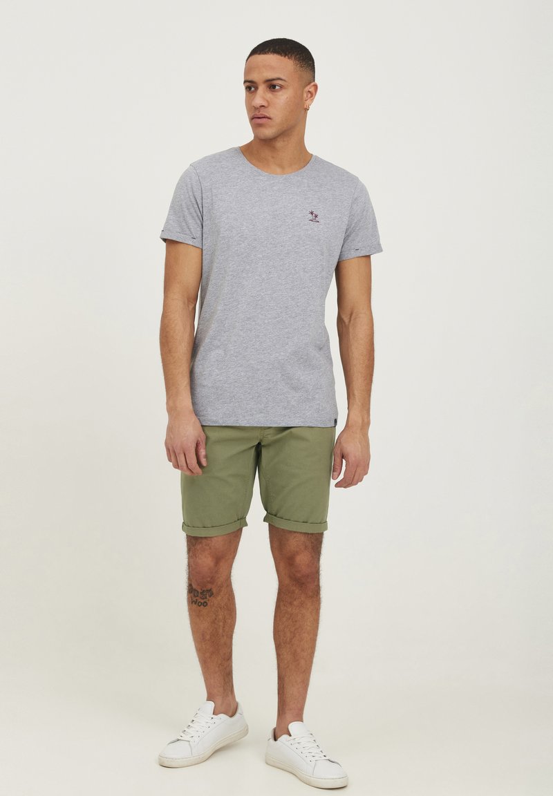 Herren Chino Shorts | Blend BHGREGO Shorts oil green/grey denim - RG15477 Herren Chino Shorts | Blend BHGREGO Shorts oil green/grey denim - RG15477