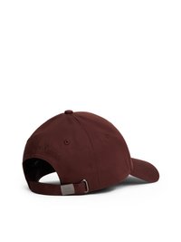 Cappellino da baseball in cotone color bordeaux con cinturino regolabile, caratterizzato da un logo in rilievo discreto sul retro e una visiera curva.