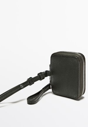 Tech accessory - dark green
