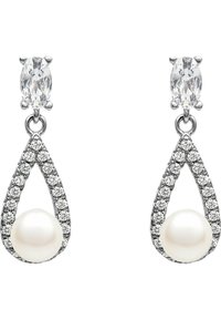 Hängande örhängen har en oval klar sten högst upp, följt av en droppformad design prydd med små klara stenar och en central pärla.