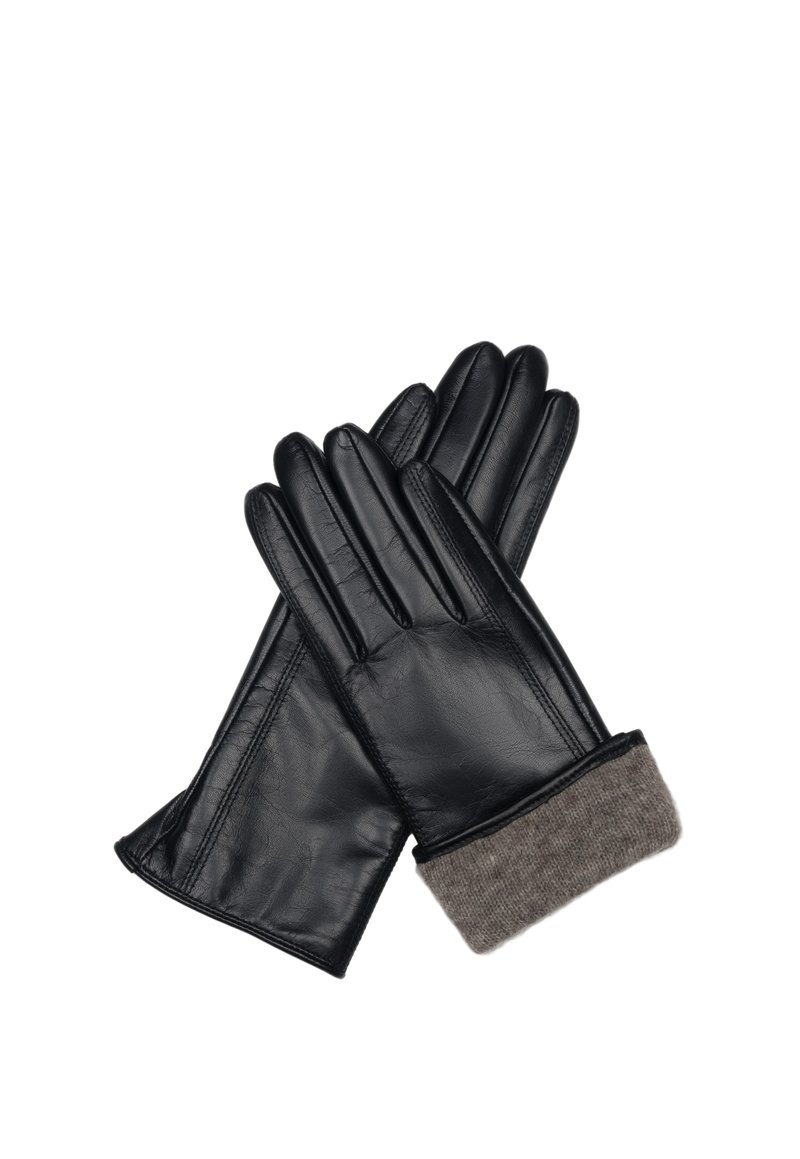 Pár černých kožených rukavic s viditelným šitím a šedými pletenými manžetami, umístěných zkříženě na bílém pozadí.
