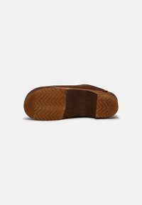 Sanita CHRISSY OPEN - Clogs - chestnut