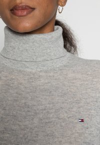Tommy Hilfiger Sweter