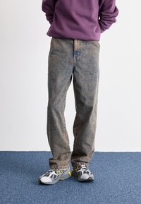 MADISON BAGGY - Relaxed fit jeans - overdye brown Malta | Ubuy