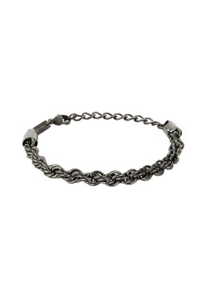 Sølvfarvet snoet linkarmbånd med lobsterlås og justerbar forlængerkæde, der har et lille rektangulært mærkeskilt.