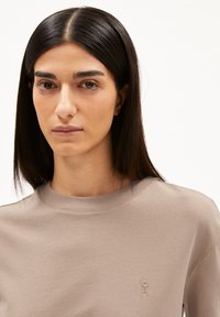 ARMEDANGELS TARJAA - T-Shirt basic - cinnamon dust