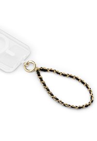 Zwart-gouden kettingband bevestigd aan een doorzichtige telefoonhoes, met een ronde metalen ring en in elkaar geweven schakels voor een stevige grip.