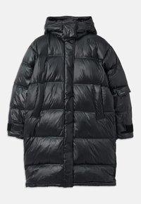 Seleccionado, black