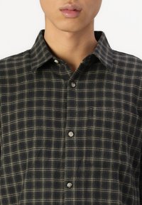 Hollister Co. Boxy Short-Sleeve Plaid Shirt - Camicia - melbourne black
