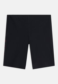 Μαύρα μαγιό βερμούδες μέχρι το γόνατο με κόκκινες και γκρι ρίγες στα πλάγια, επίπεδη μπροστινή όψη και ελαστικό, λείο ύφασμα.