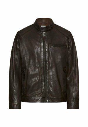 Ciemnobrązowa skórzana kurtka z przednim zamkiem błyskawicznym, wysokim kołnierzem zapinanym na zatrzask oraz trzema kieszeniami na zamek — dwiema po bokach i jedną na piersi.